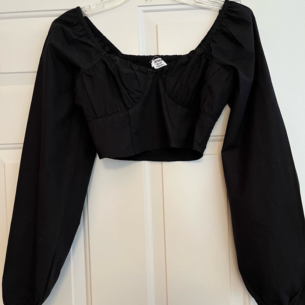 Cotton On black crop top with long balloon sleeves and smocked back. Size XS
